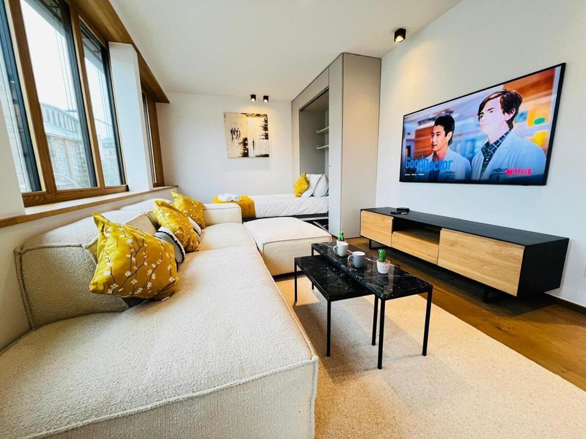 Beautiful One Bedroom W Balcony&parking-bel135 Appartamento *