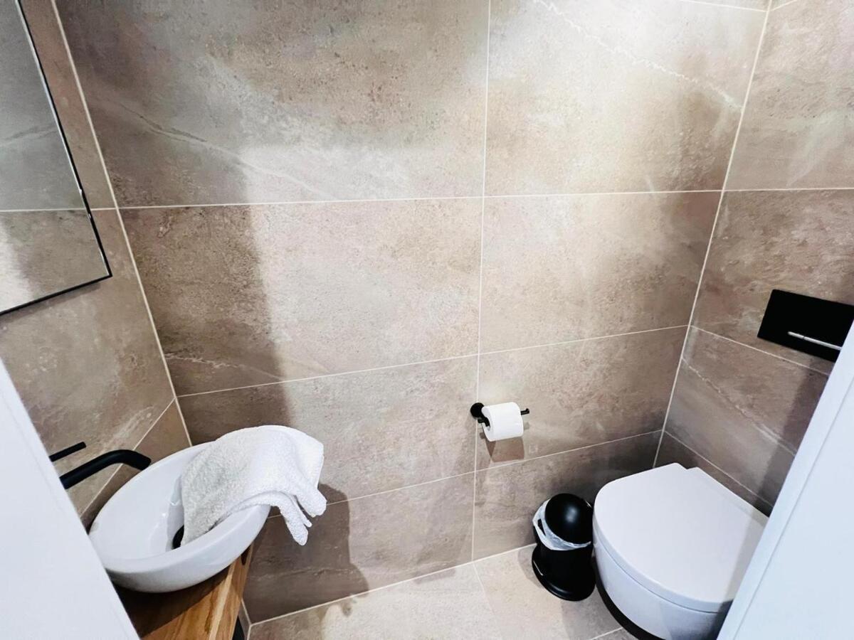 Beautiful One Bedroom W Balcony&parking-bel135 * Lussemburgo